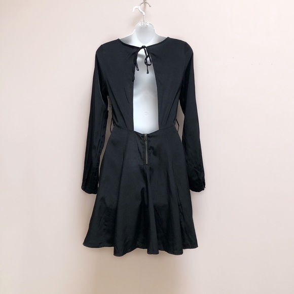 STYLESTALKER OPEN BACK DRESS - Picture 2 of 8